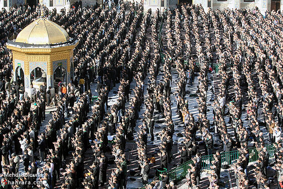 گزارش خبري/ نماز ظهر عاشورا در حرم رضوي