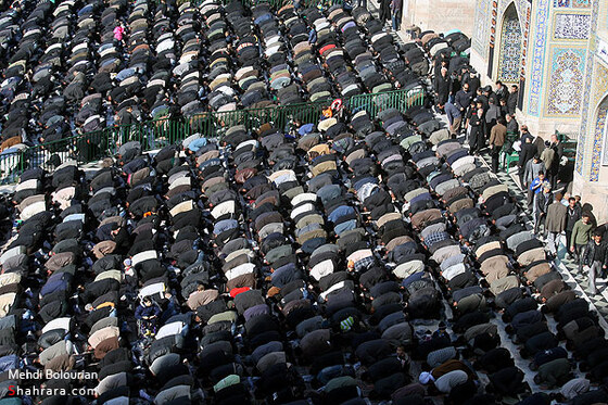 گزارش خبري/ نماز ظهر عاشورا در حرم رضوي
