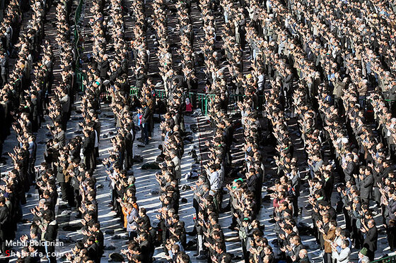 گزارش خبري/ نماز ظهر عاشورا در حرم رضوي