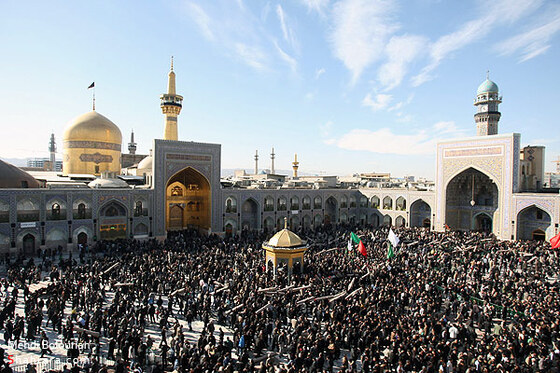 گزارش خبري/ نماز ظهر عاشورا در حرم رضوي