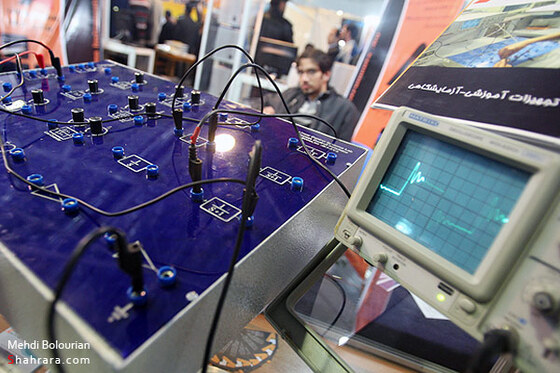 حضور استاندار خراسان رضوي در نمايشگاه پژوهش و فناوري