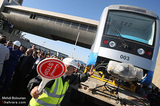 ورود اولين محموله واگن هاي قطار شهري به مشهد