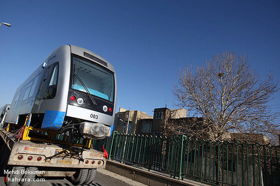 ورود اولين محموله واگن هاي قطار شهري به مشهد