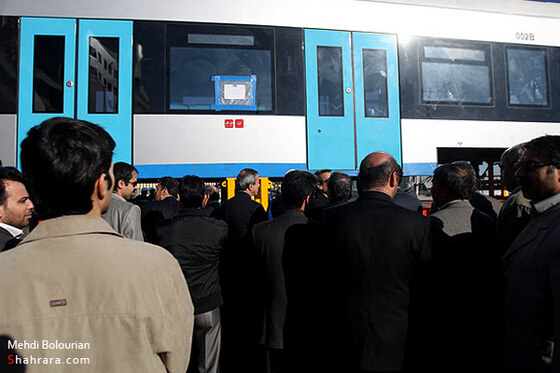 ورود اولين محموله واگن هاي قطار شهري به مشهد