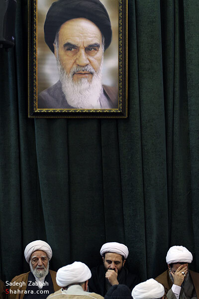 ' تجمع بزرگ بصيرت ' در حرم امام رضا (ع)