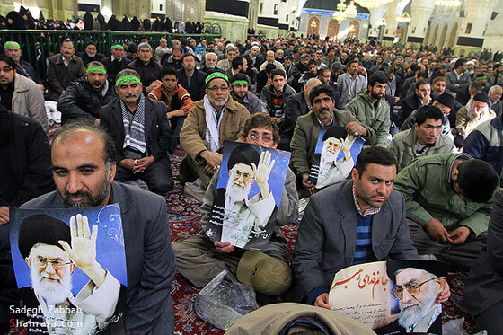 ' تجمع بزرگ بصيرت ' در حرم امام رضا (ع)