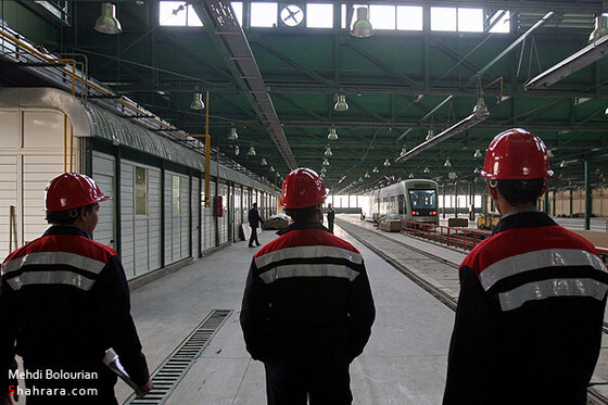 مونتاژ واگن هاي قطار شهري مشهد