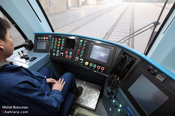 مونتاژ واگن هاي قطار شهري مشهد