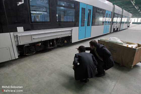 مونتاژ واگن هاي قطار شهري مشهد