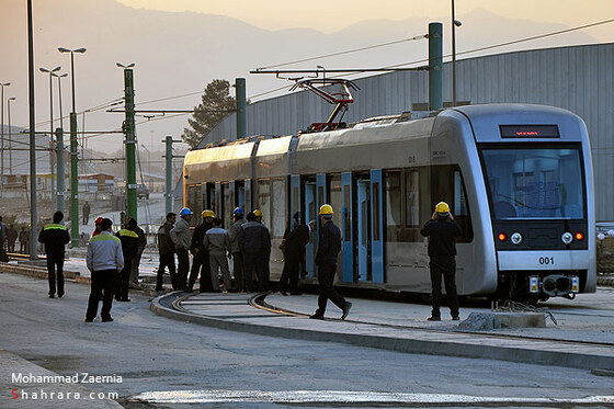 تست گرم اولين واگن قطار شهري مشهد