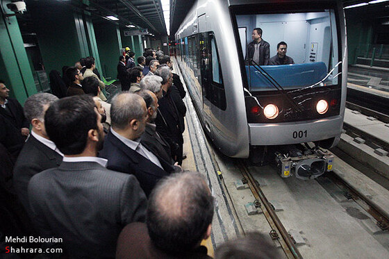 بازديد استاندار خراسان رضوي از قطار شهري مشهد