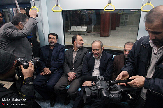 بازديد استاندار خراسان رضوي از قطار شهري مشهد