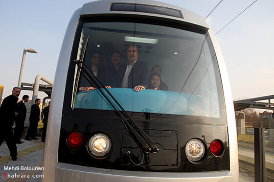 بازديد استاندار خراسان رضوي از قطار شهري مشهد