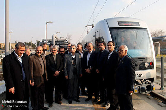 بازديد استاندار خراسان رضوي از قطار شهري مشهد