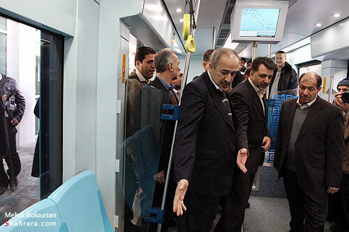 بازديد وزير كشور از قطار شهري مشهد