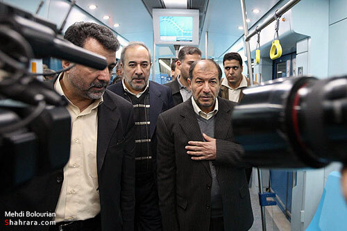 بازديد وزير كشور از قطار شهري مشهد