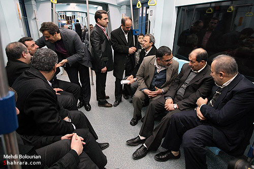 بازديد وزير كشور از قطار شهري مشهد