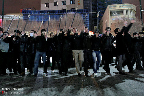 عزاداري مردم در شب شهادت امام رضا(ع)