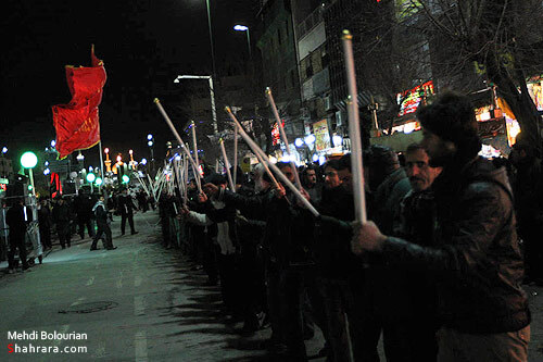 عزاداري مردم در شب شهادت امام رضا(ع)