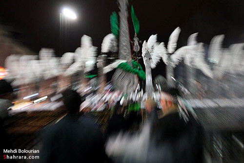 عزاداري مردم در شب شهادت امام رضا(ع)