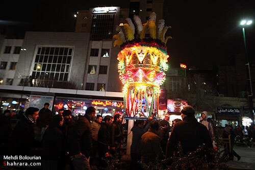 عزاداري مردم در شب شهادت امام رضا(ع)
