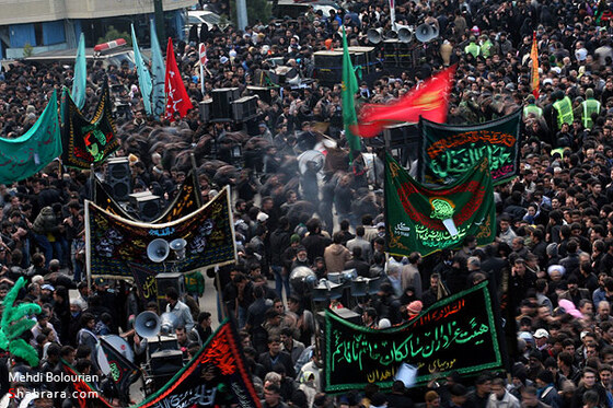 عزاداری مردم مشهددرسالروز شهادت امام رضا(ع)