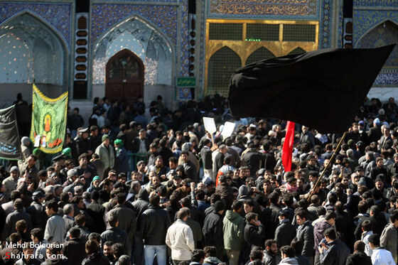 عزاداری مردم مشهددرسالروز شهادت امام رضا(ع)