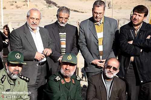 كاشت نهال به ياد شهدا