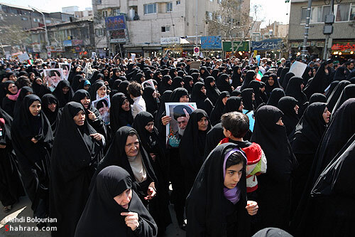 گزارش خبري/ راهپيمايي مردم مشهد در حمايت از مردم بحرين