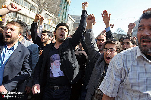 گزارش خبري/ راهپيمايي مردم مشهد در حمايت از مردم بحرين