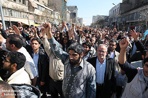 گزارش خبري/ راهپيمايي مردم مشهد در حمايت از مردم بحرين