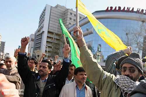 گزارش خبري/ راهپيمايي مردم مشهد در حمايت از مردم بحرين