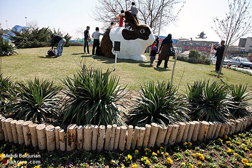 مشهد لباس نو مي پوشد...