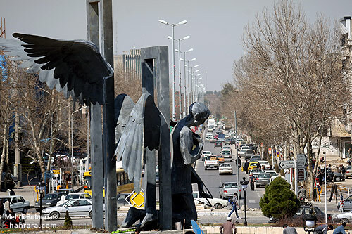 مشهد لباس نو مي پوشد...