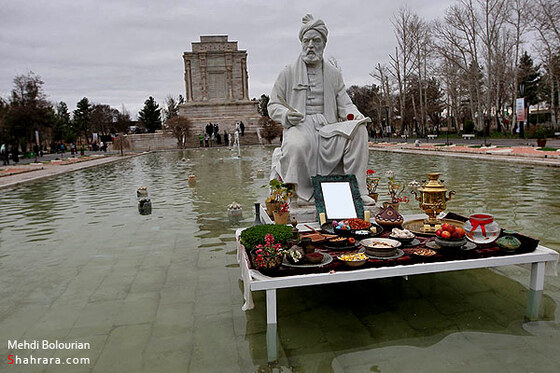 مسافران نوروزی در آرامگاه فردوسی