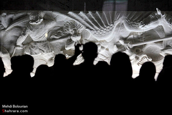 مسافران نوروزی در آرامگاه فردوسی