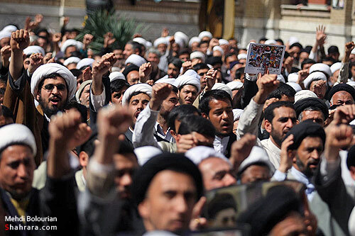 تجمع اعتراض آميز علما و روحانيون در حمايت از مردم بحرين