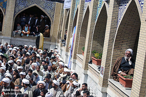 تجمع اعتراض آميز علما و روحانيون در حمايت از مردم بحرين