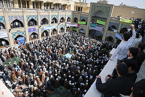 تجمع اعتراض آميز علما و روحانيون در حمايت از مردم بحرين