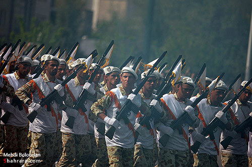 رژه یگانهای نمونه ارتش جمهوری اسلامی-2