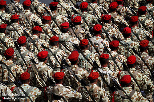 رژه یگانهای نمونه ارتش جمهوری اسلامی-2