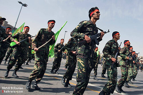 رژه یگانهای نمونه ارتش جمهوری اسلامی-2