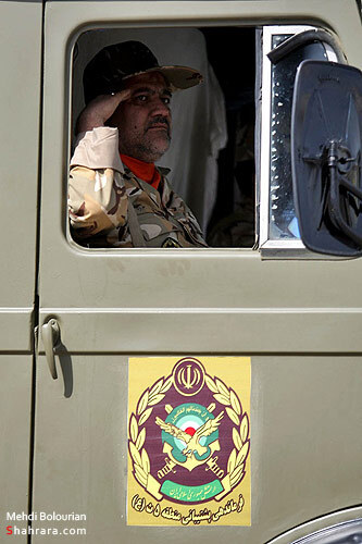 رژه یگانهای نمونه ارتش جمهوری اسلامی-2