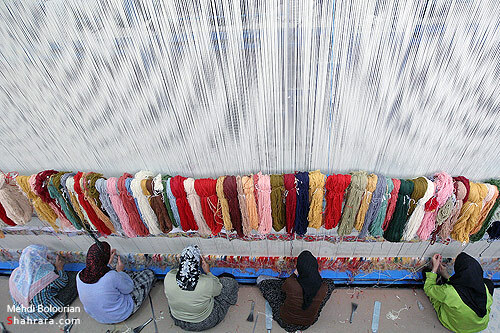 بافت بزرگترين قالي جهان