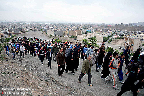 كوهپيمايي عمومي باحضور خانواده شهدا و جانبازان