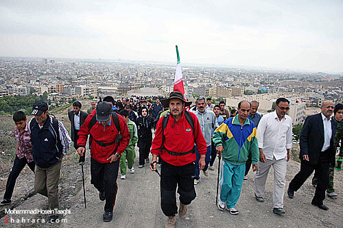 كوهپيمايي عمومي باحضور خانواده شهدا و جانبازان