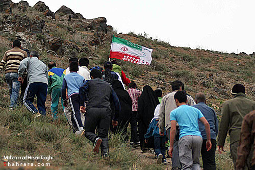 كوهپيمايي عمومي باحضور خانواده شهدا و جانبازان