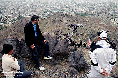 كوهپيمايي عمومي باحضور خانواده شهدا و جانبازان