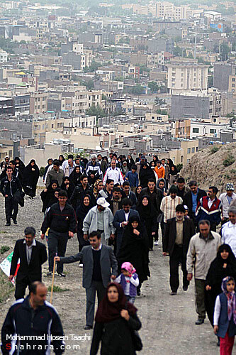 كوهپيمايي عمومي باحضور خانواده شهدا و جانبازان