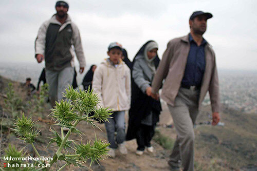 كوهپيمايي عمومي باحضور خانواده شهدا و جانبازان